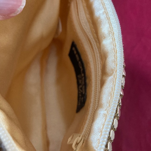 DEC 15 LAST DAY! CLEARANCE: Gold Mesh Purse - Picture 4 of 6